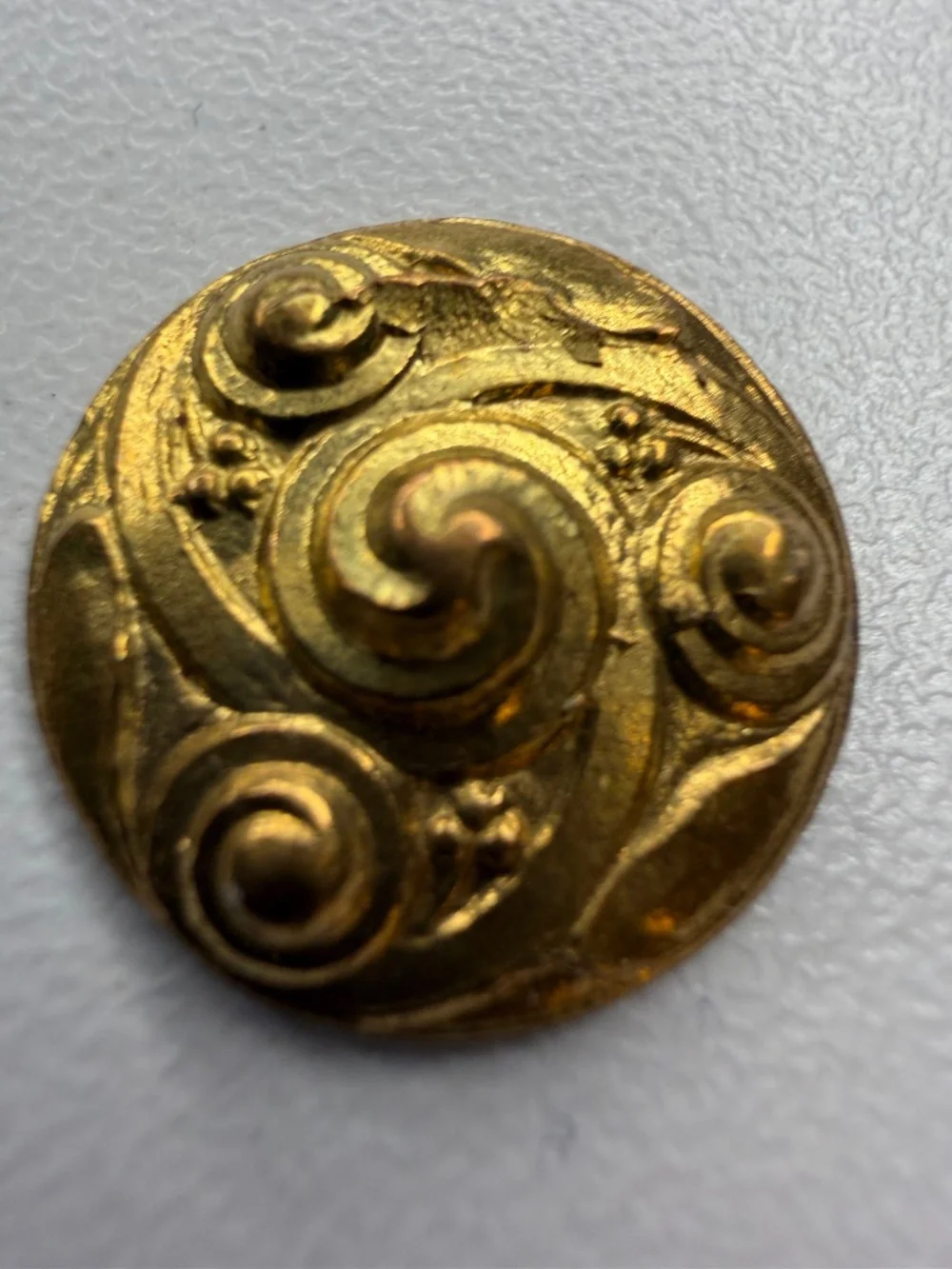 Vintage Round Swirl Medallion Gold Plated Metal Ormolu Ornamental Hardware 1/2